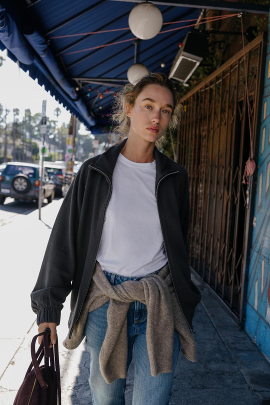 ZARA МЯГКАЯ ТОЛСТОВКА НА МОЛНИИ, УГОЛЬНЫЙ