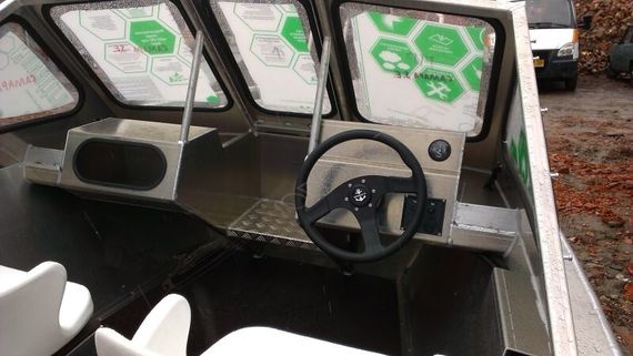 Алюминиевая моторная лодка RusBoat 52