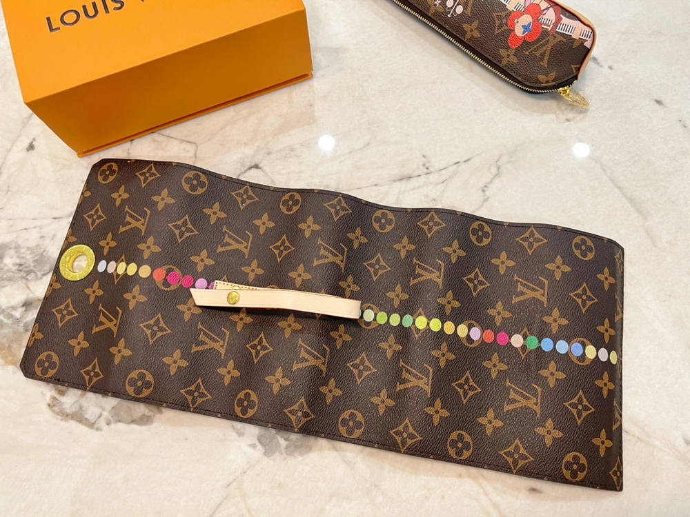 Louis Vuitton Pencil Case Role
