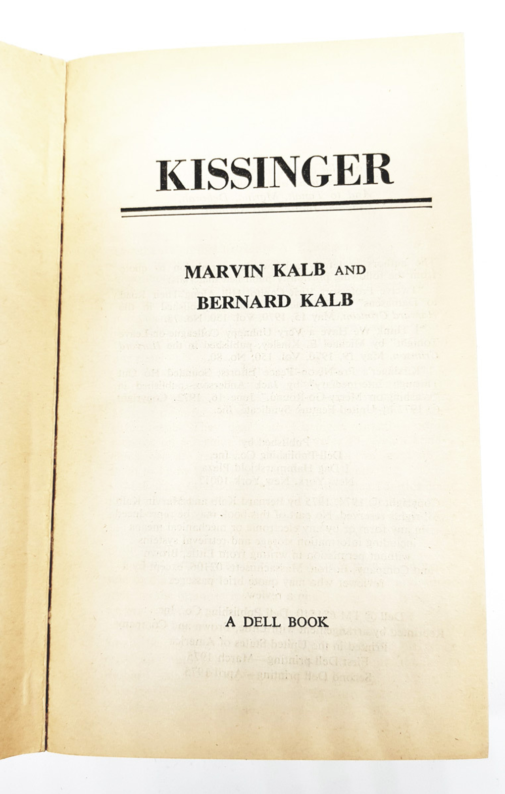 "Kissinger (Киссинджер)". Kalb Marvin  and Kalb Bernard (Калб Марвин и Калб Бер)