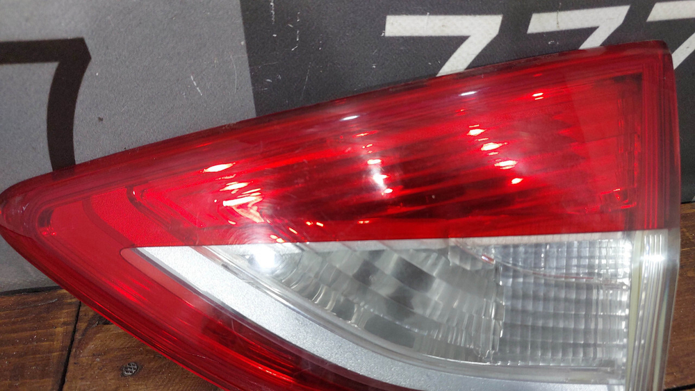 Фонарь задний правый Ford Kuga 2 (CBS) 12-16 Б/У Оригинал 2070888