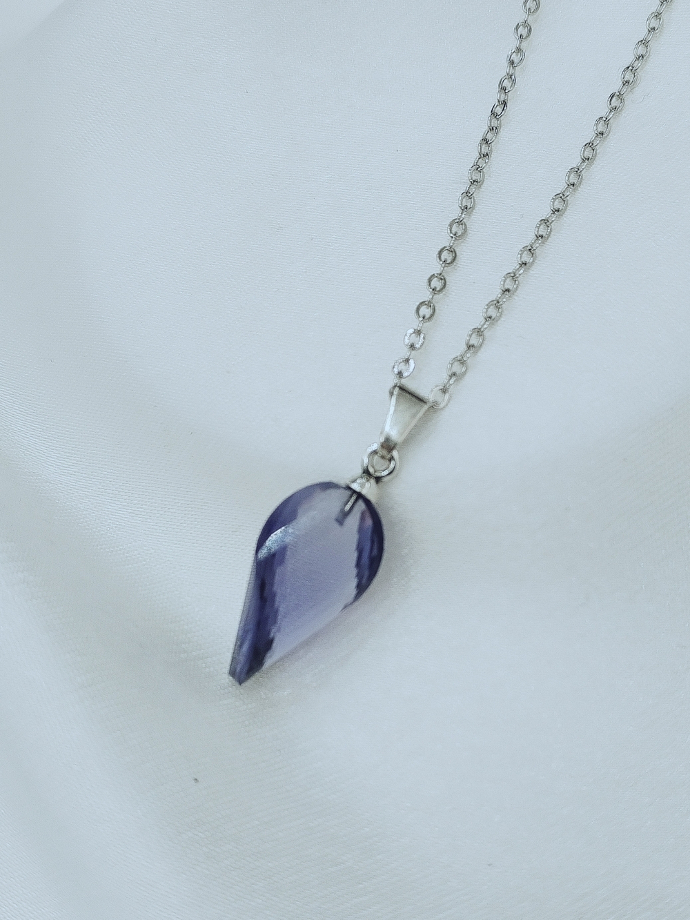 "Маджента" подвеска из коллекции "Азбука цвета"