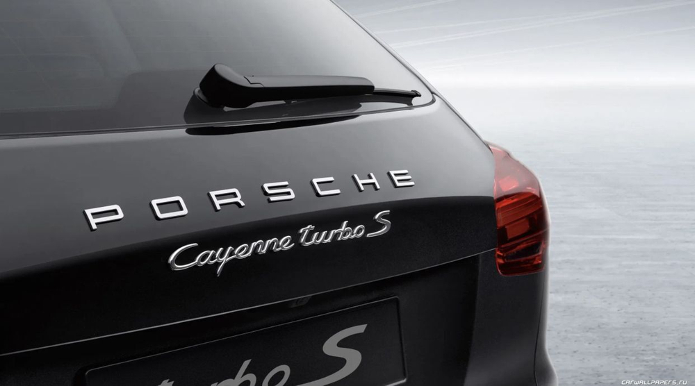 Надпись S хром / Шильдик на Порш S 58 мм