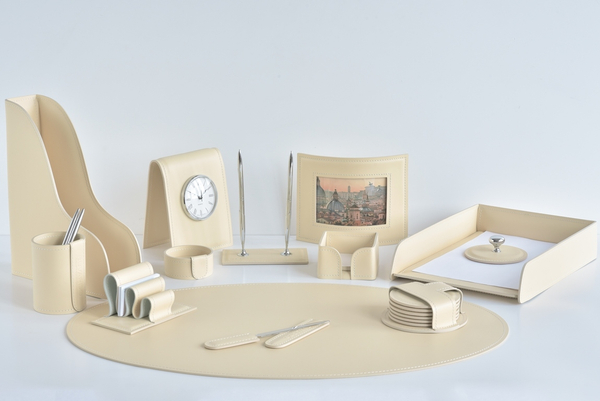 Настольный набор руководителя 13 предметов из кожи цвет слоновая кость с бюваром овал