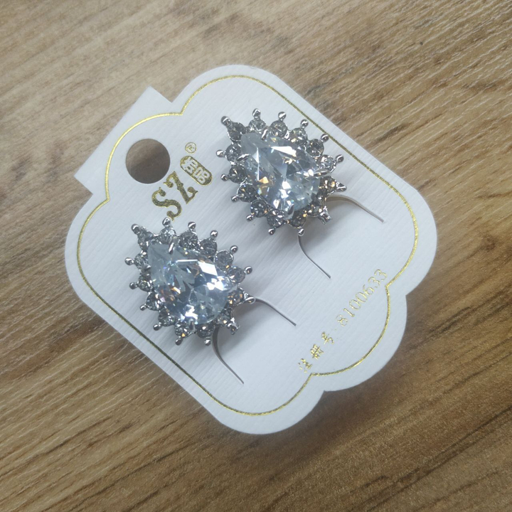 Клипсы Cubic Zirconia со стразами форма капля средняя цвет прозрачный металл серебристый