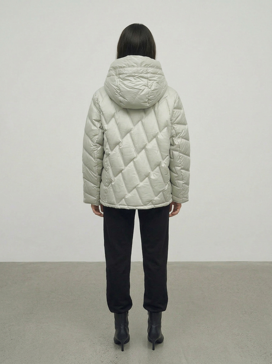Легкая пуховая куртка на кнопках