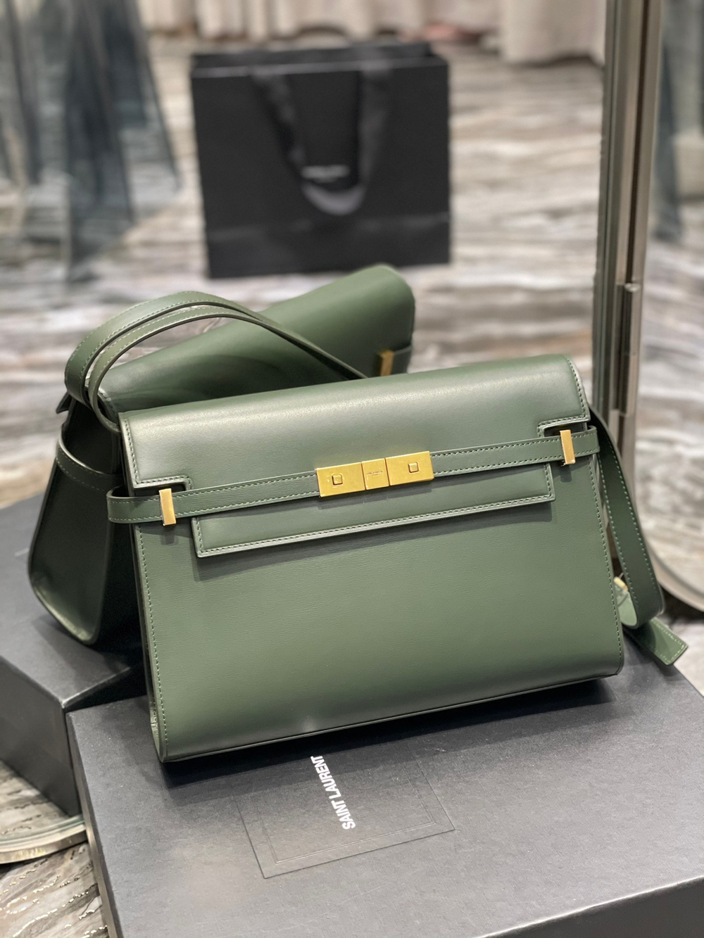 Saint Laurent Manhattan In Box 29 cm