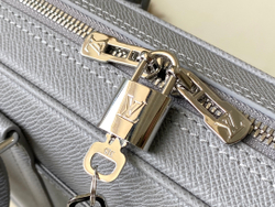 Louis Vuitton Porte Documents Voyage PM