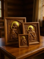 Освященная Владимирская икона Божией Матери из дуба средняя
