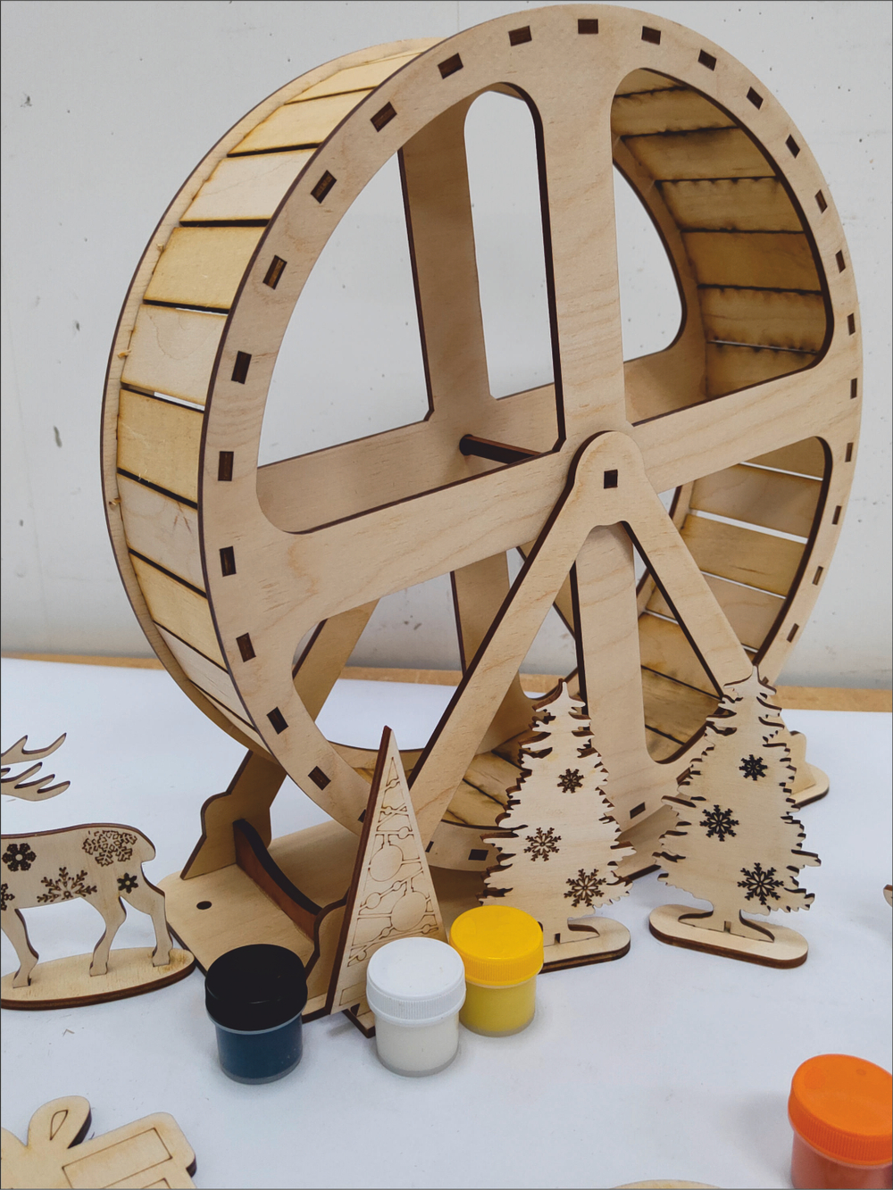 Новогоднее беговое колесо для грызуна 30см