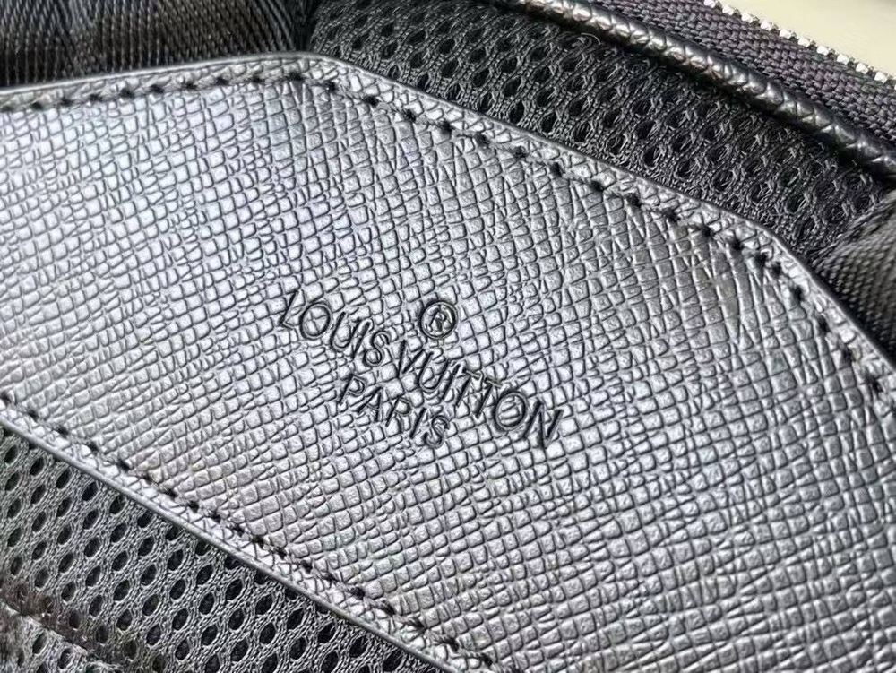 Рюкзак Louis Vuitton Adrian