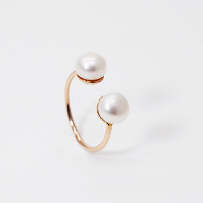 Кольцо Поцелуйчик с жемчугом