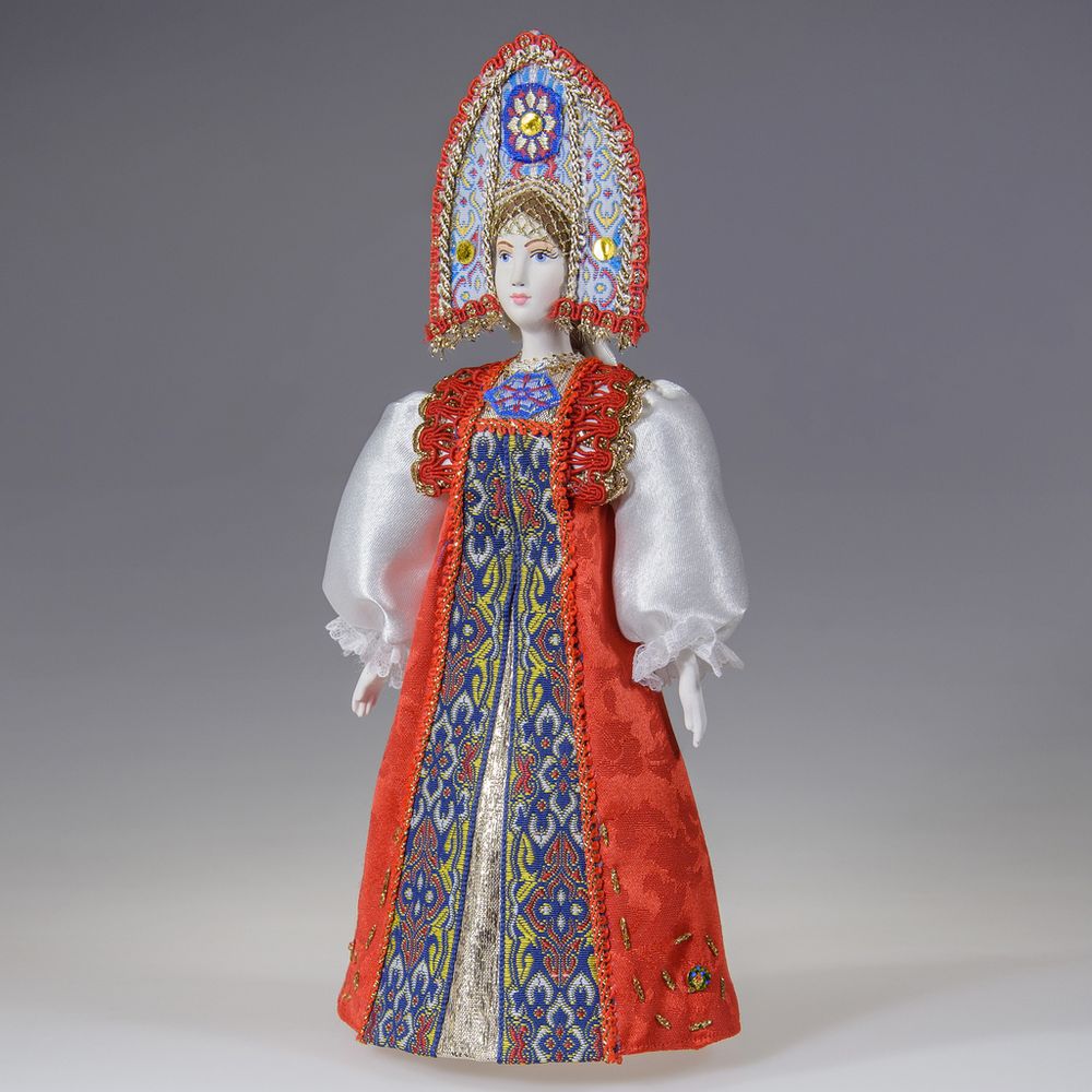 Сувенирная кукла в двурогом кокошнике