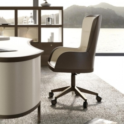 Стул ChiWingLo DEKA Armchair On Rollers