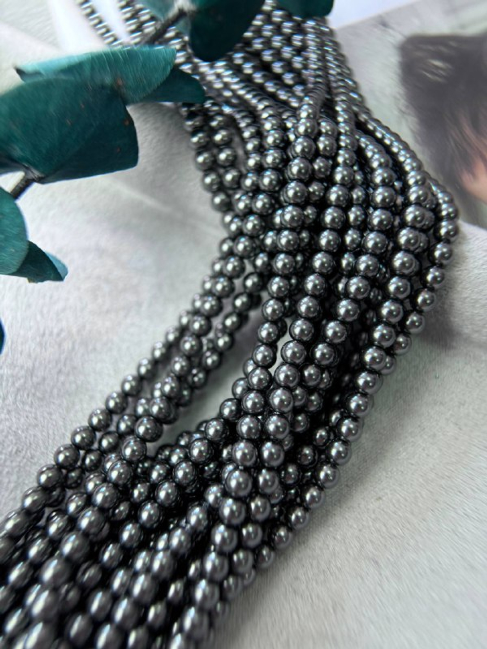 Жемчуг Premium, графит, 4 мм, нить 40 см