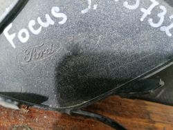 Заглушка буксировочного крюка Ford Focus 3 14-19 Б/У Оригинал 1879568
