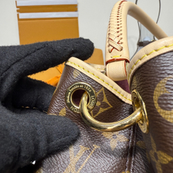 Louis Vuitton Again