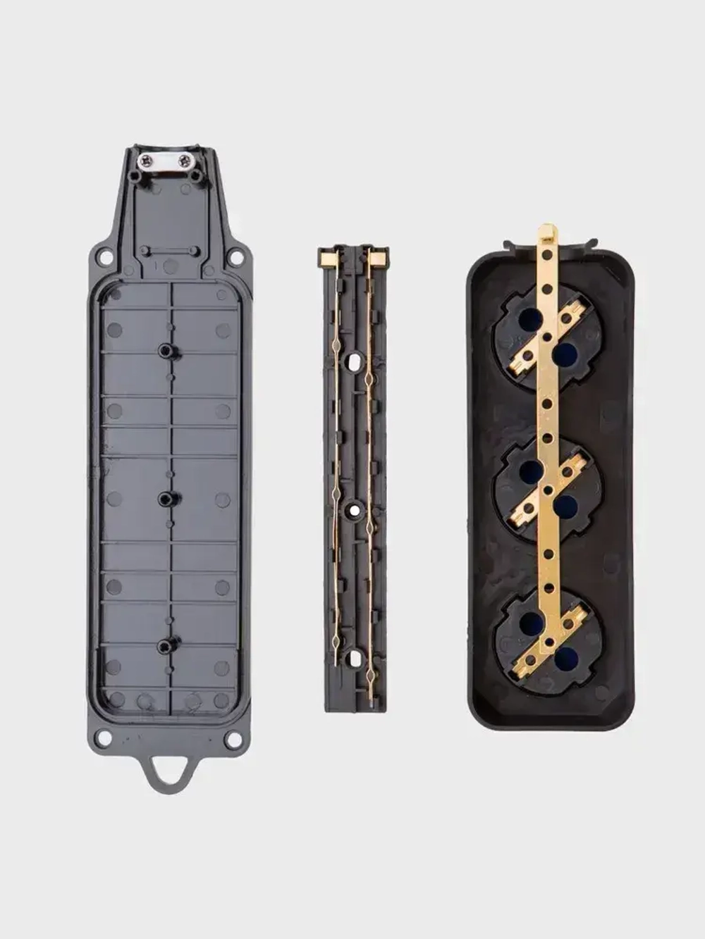 Колодка розеточная электрическая каучуковая IP44 влагозащищенная герметичная на 3 розетки, 16А, черный