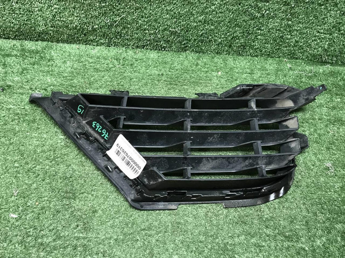 Решетка переднего бампера VW Touareg 2 NF (14-18)