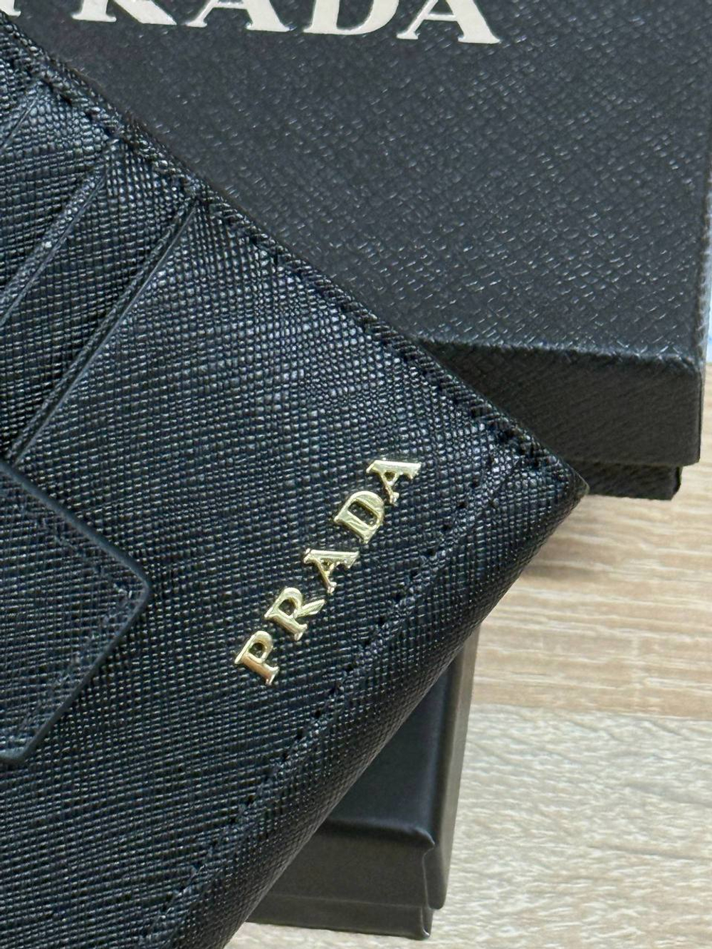 Визитница Prada