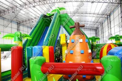 Коммерческий надувной батут "Джунгли малый со скалодромом"