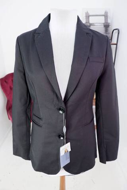 Жакет лаконичный, маркировка 3XXL, визуально на 48 размер, новый