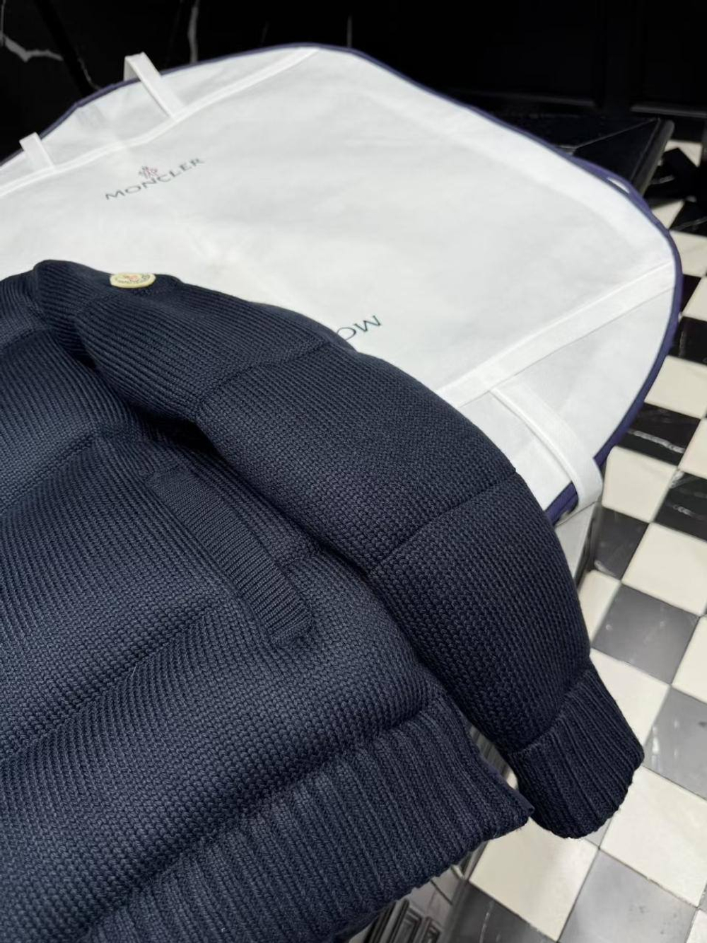 Пуховик Moncler