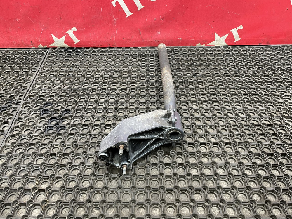 Кронштейн крыла заднего 2018г