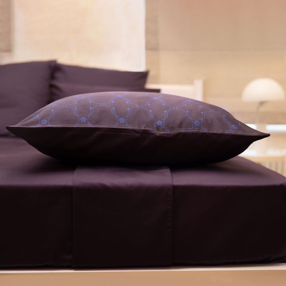Наволочка 50x70 Mollen Узор ежевично-черная шелковая