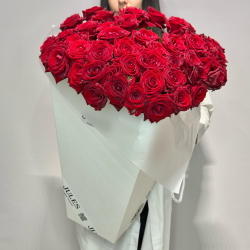 Букет из красной розы премиум Рэд Наоми 51