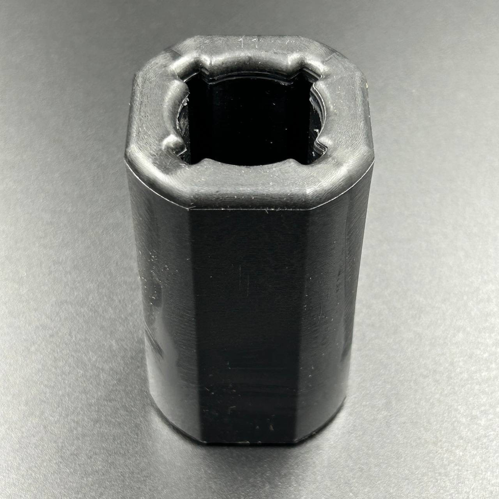 Втулка гребного винта пластиковая Mercury/Mercruiser (без шлицев) (Quicksilver) OEM: 827703; 835290A