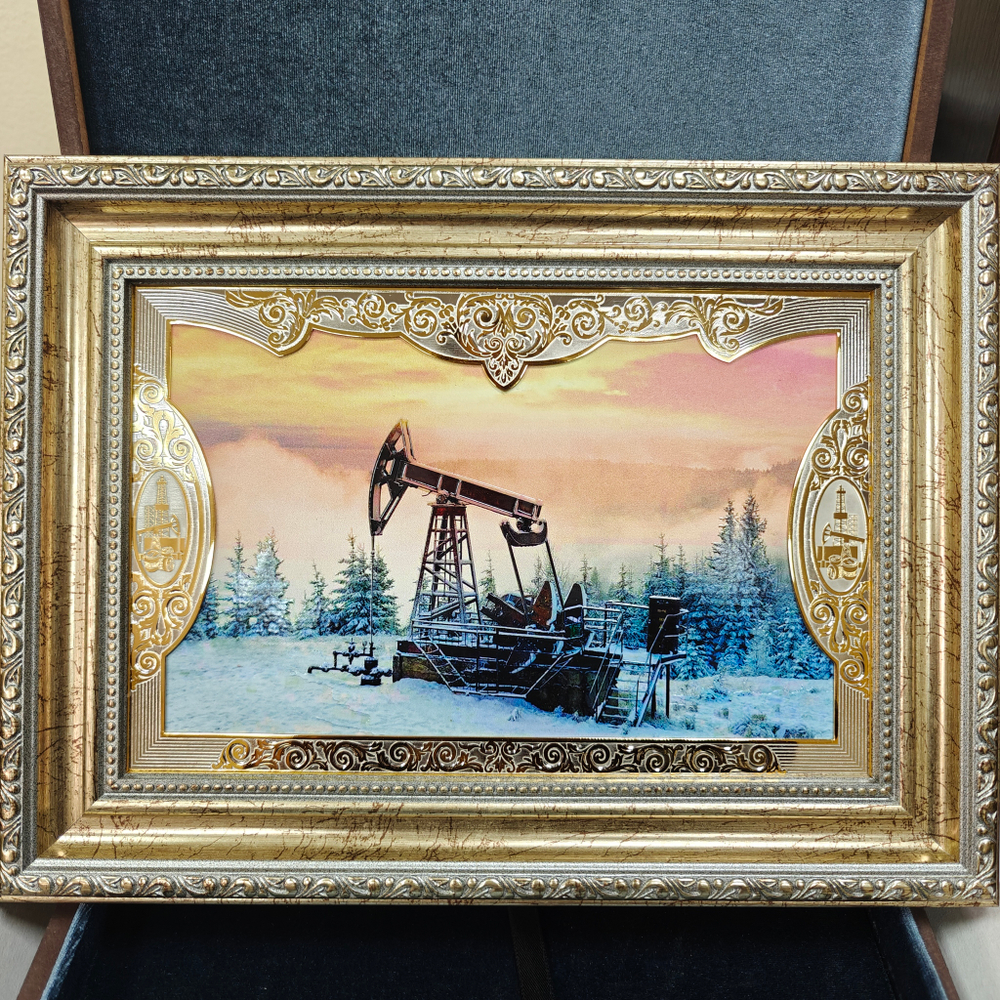 Панно с гравюрой "Нефтедобыча" №2