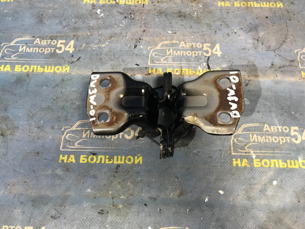 Петля двери задней правой MAZDA DEMIO 2001