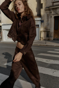 ZARA КУРТКА ИЗ ИСКУССТВЕННОЙ ЗАМШИ С ПЕРФОРИРОВАННЫМ НИЗОМ, КОРИЧНЕВЫЙ