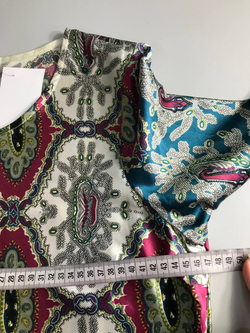 Платье с рисунком в восточном стиле 42-44 размер