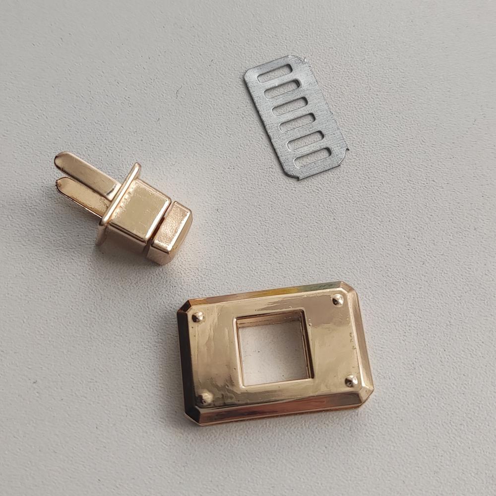 Замок вертушка на винтах Прямоугольник Золото