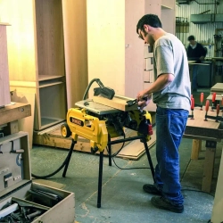 Комбинированная торцовочная-распиловочная пила DeWALT D27107, D27107-QS