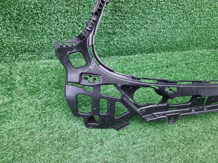 Кронштейн бампера Mercedes GLC X253 (19-22) AMG