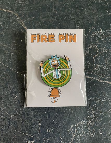 Значок металлический на одежду/Пин. Рик