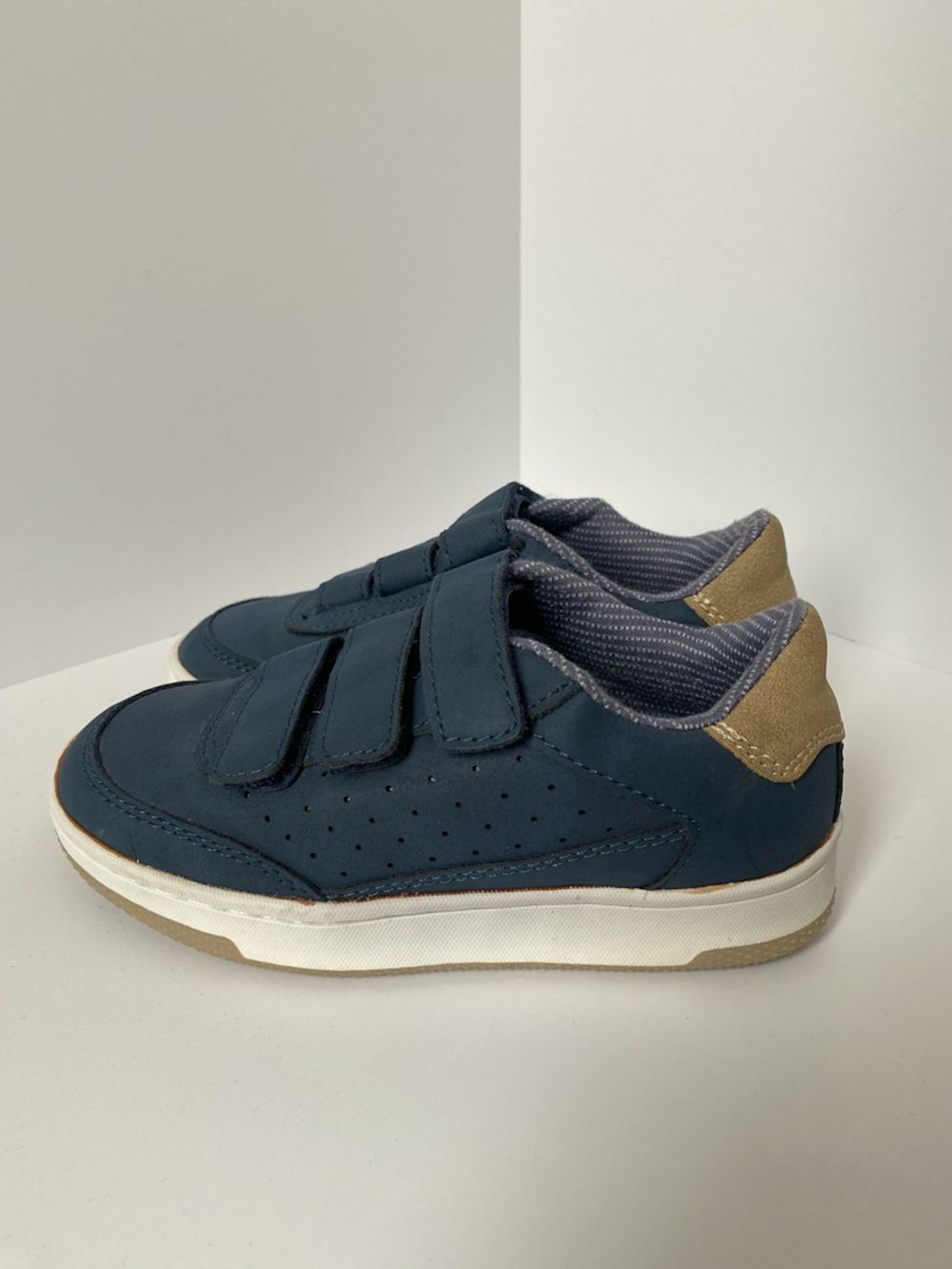 Новые кроссовки Zara, 27