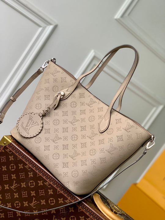 Louis Vuitton Blossom MM