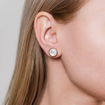 Серьги-пусеты Fiore Luna Сфера SHELL WHITE AE02913-2 BW/G