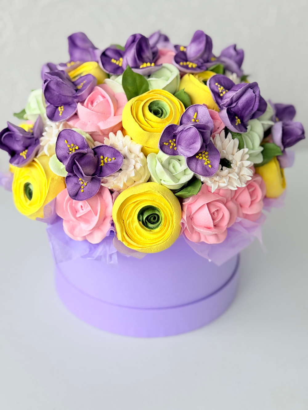 Коробка «Цветочный вальс» 20 см