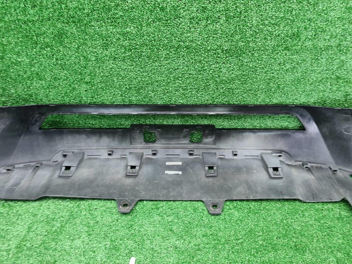 Бампер передний Toyota Land Cruiser 300 (21-нв)