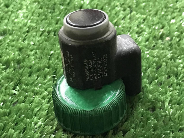 Парктроник Genesis G80 (2016-2020)