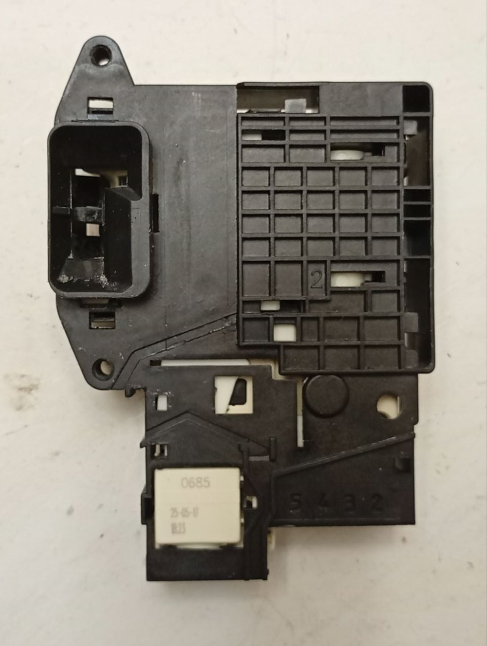 F12U2HCS2 кт15 Устройство блокировки люка (замок) стиральной машины LG EBF61315801 б/у