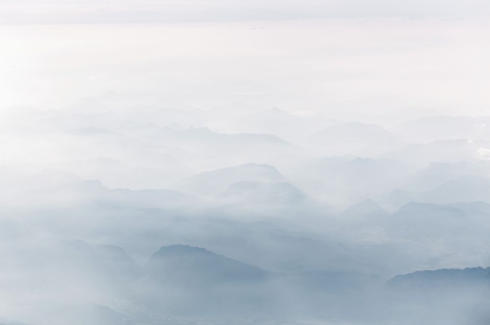 Фотообои голубые горы в тумане 017-022