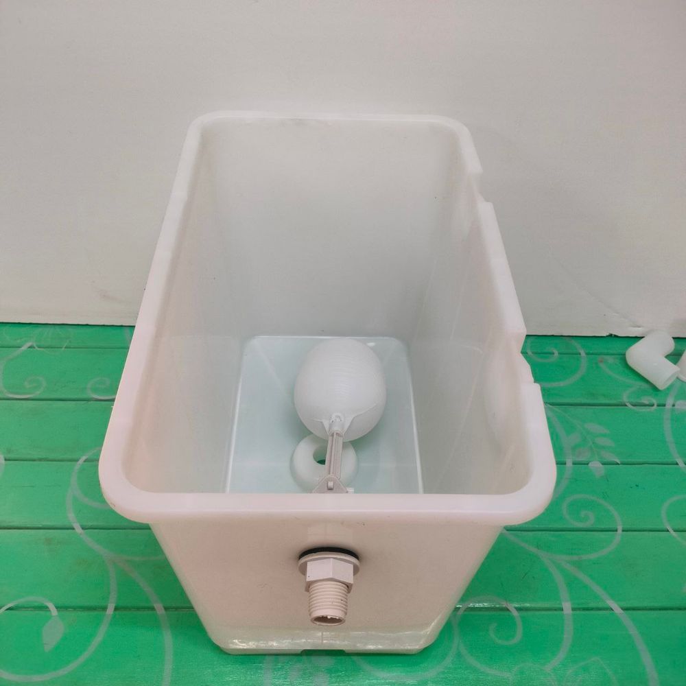 Бак 10 л для системы поения с поплавком