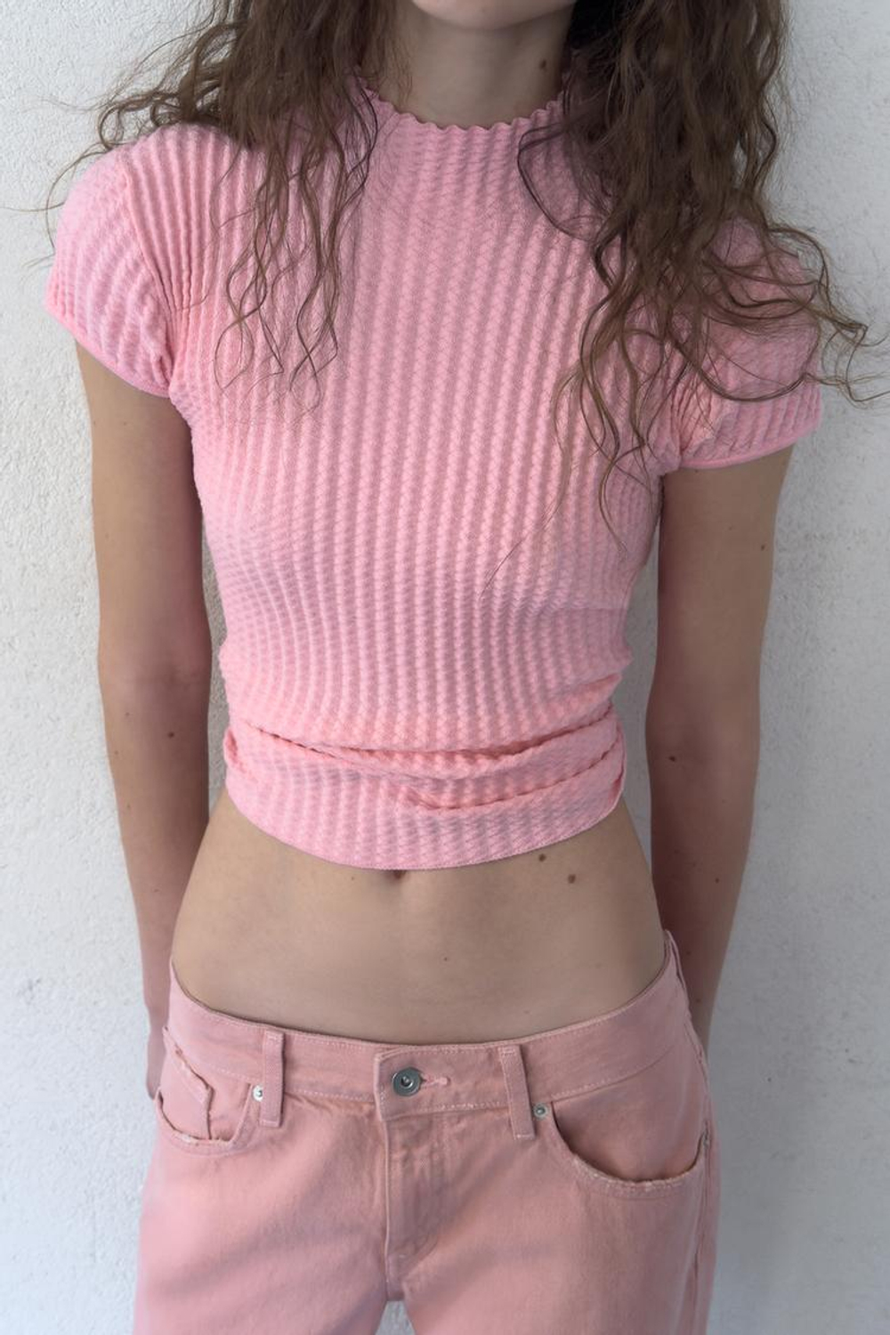 ZARA ТОП ИЗ ТРИКОТАЖА С РЕЛЬЕФНЫМ УЗОРОМ, РОЗОВЫЙ