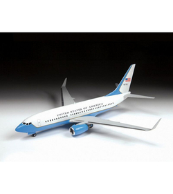 Сборная модель ZVEZDA Пассажирский авиалайнер Боинг 737-700 С-40B, 1/144